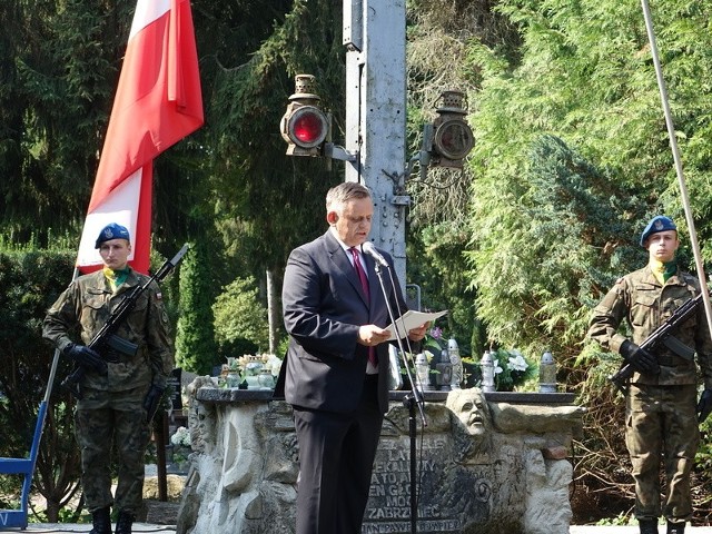 Uroczystości patriotyczne rozpoczęły się w niedzielę 1 września o godz. 11 przed pomnikiem Martyrologii Narodu Polskiego na Cmentarzu Komunalnym w Koszalinie. Po odegraniu hymnu państwowego rozpoczęły się przemówienia. Zaplanowano modlitwę żołnierską, apel pamięci, złożenie kwiatów.