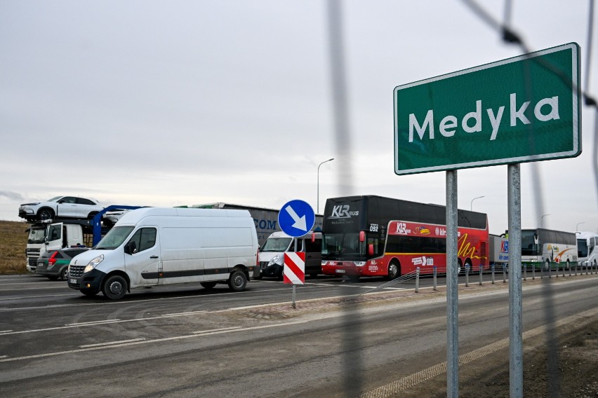 77 godzin obecnie czekają kierowcy ciężarówek na odprawę w Medyce 