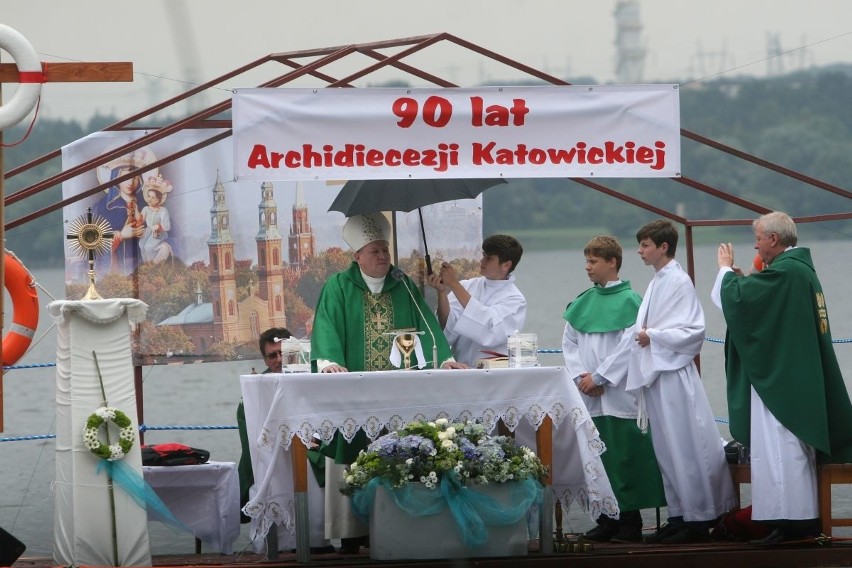 Msza na wodzie i skandaliczny stan ośrodka Koga Kotwica