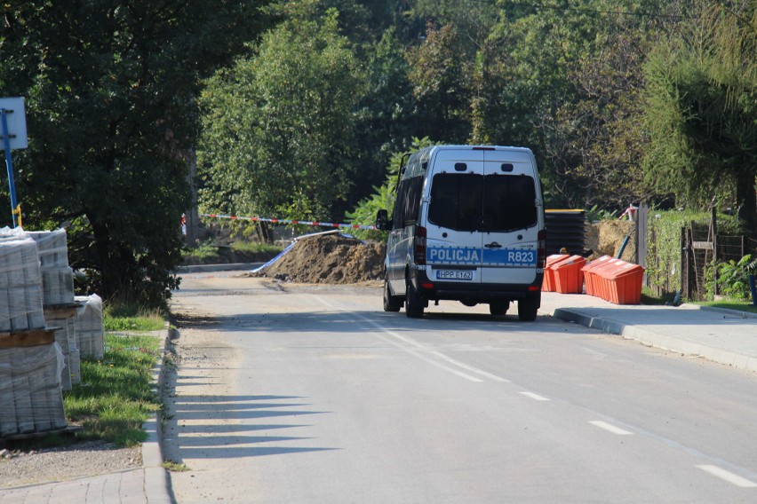 Podczas remontu drogi odnaleziono ponad 2000 pocisków oraz...