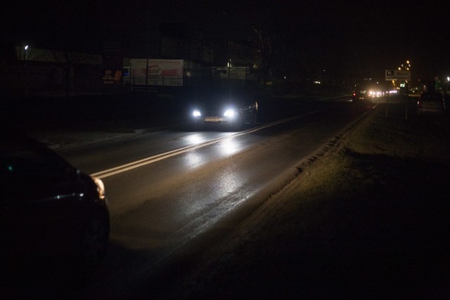 Samorządy szukają oszczędności i wyłączają uliczne oświetlenie