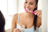 Błędy w czyszczeniu zębów można przepłacić zdrowiem. Ich popełnianie grozi zawałem, udarem, cukrzycą lub demencją