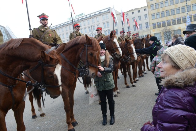 Powstanie Wielkopolskie: Powstańcy na Placu Wolności [ZDJĘCIA]