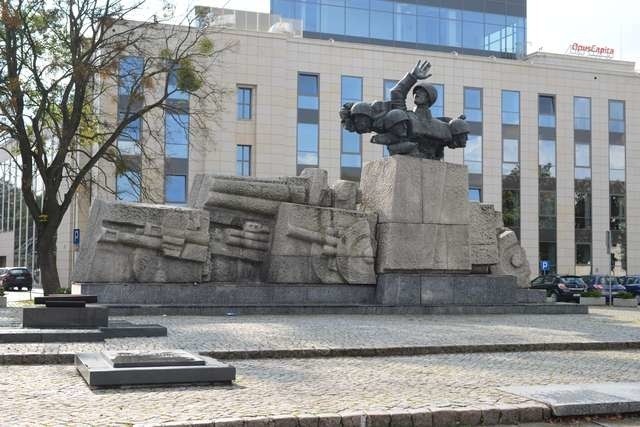 Plac i pomnik artylerzystówPlac i pomnik artylerzystów