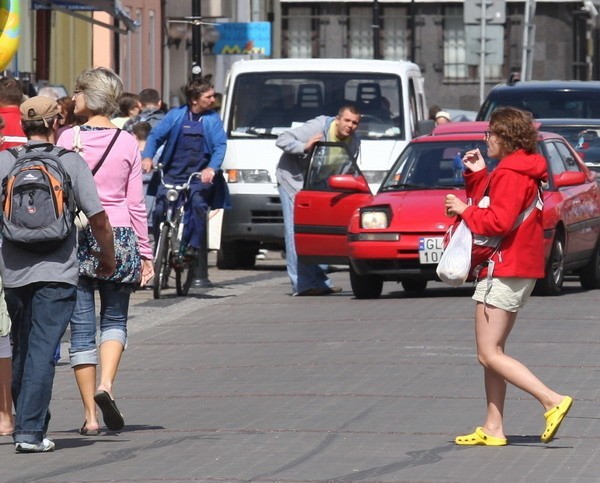 Ulica Marynarki Polskiej w sezonie. 