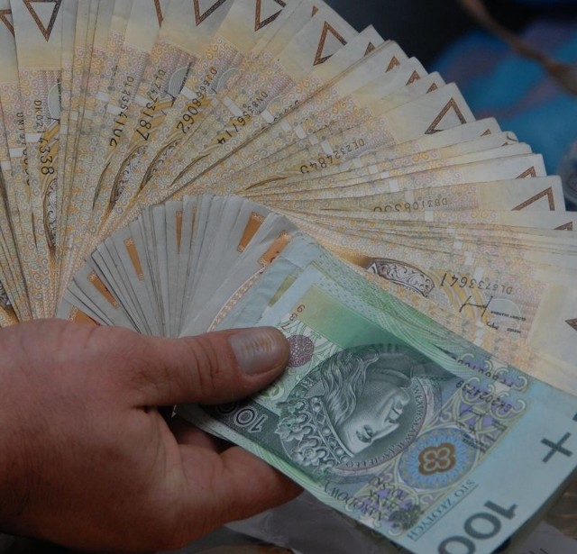 Kobieta wyłudziła z banków 140 tysięcy złotych.