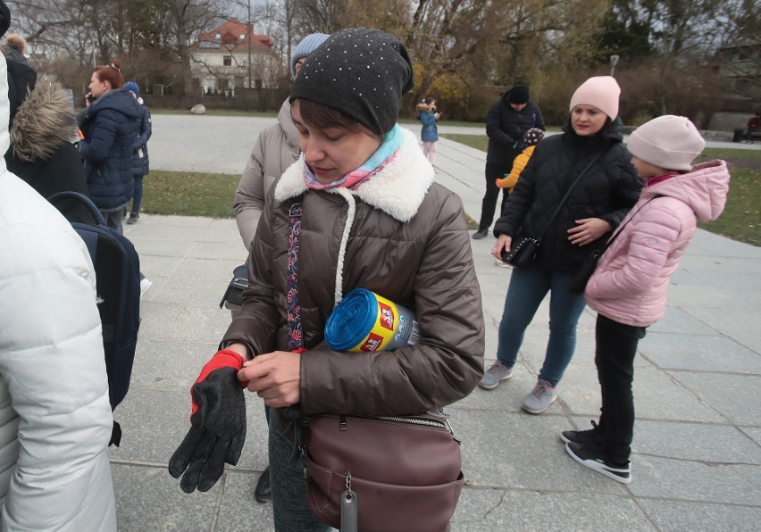 Szczecińskie Jasne Błonia posprzątane! Grupa Ukraińców zrobiła to w ramach podziękowania za dobroć szczecinian