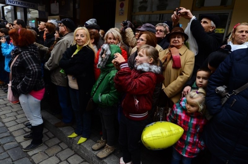 Kolorowa parada przeszła przez centrum miasta. Oglądały ją...