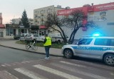 Potrącenie rowerzystki w Malborku przez kierującą pod wpływem alkoholu. Z kolei w Królewie dachowało bmw