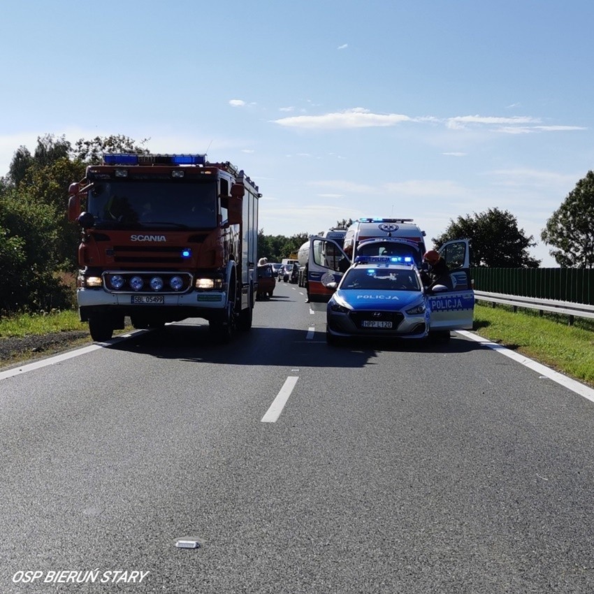 Tragiczny wypadek motocyklisty w Bieruniu. Zginął 20-latek. Uderzył w bariery 