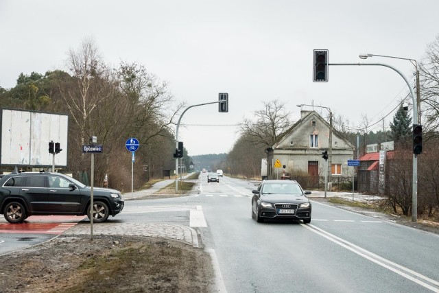 Sygnalizacja świetlna na skrzyżowaniu ulic Opławiec i Koronowskiej została włączona w pierwszej połowie lutego