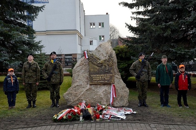 W Żarach odsłonięto pomnik Żołnierzy Wyklętych.