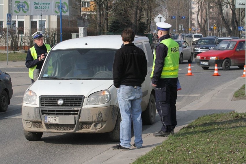 Wypadek na Borowskiej. Ranna starsza kobieta