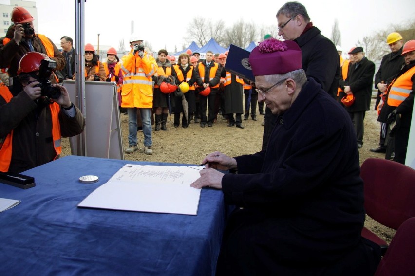 Budowa zwierzętarni już na półmetku