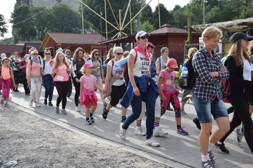 Wspólnota Śródmiejska wyruszyła z Podzamcza do Częstochowy