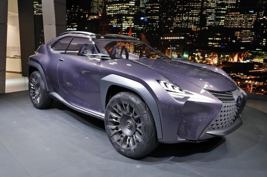 Lexus UX...