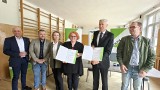 Fundacja Leroy Merlin wyremontuje dawną szkołę w Rozalinie. Mieszkają tu rodziny z Ukrainy, które uciekły przed wojną. Zdjęcia i wideo