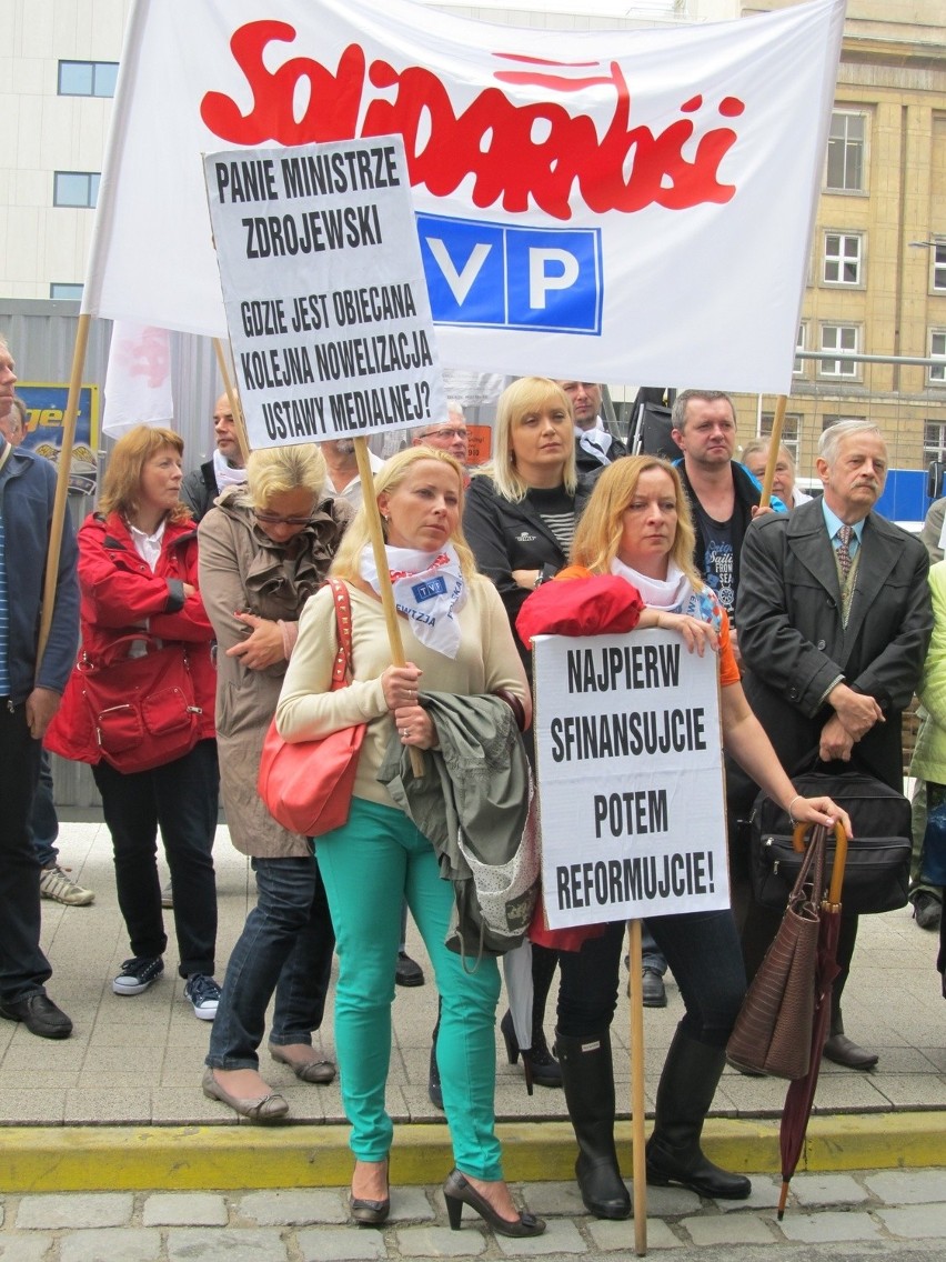 Protest TVP. Nie chcą przejścia do zewnętrznej firmy i prywatyzacji (ZDJĘCIA)