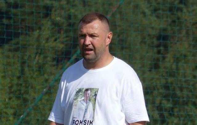 Paweł Jaworek, znany w naszym regionie piłkarz i trener, na kolejny sezon został w Wichrze Miedziana Góra.