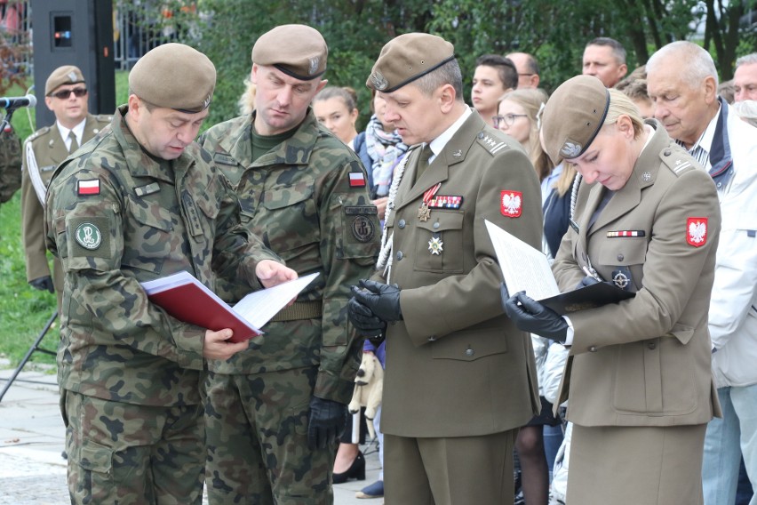 150 elewów złożyło przysięgę wojskową w Kielcach. Było uroczyście i wzruszająco