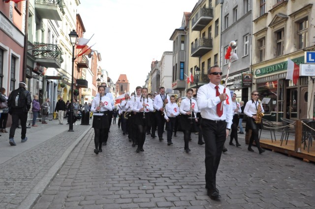 Na Święto Flagi do Torunia zaprosił orkiestrę „Kujawia” marszałek województwa. Zagrała dla mieszkańców tego miasta