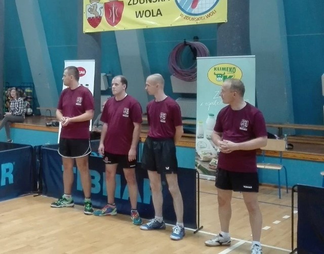 Zespół UKS Orlęta Bilcza. Błażej Gola (od lewej), Paweł Gola, Dmitrij Fareitarau, Jacek Łyżwiński.