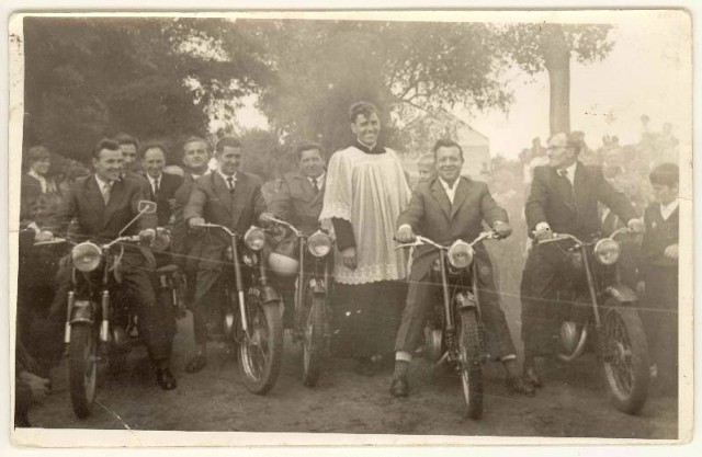 Ksiądz Roman Kotlarz objął parafię w Pelagowie koło Radomia, której był proboszczem w latach 1961-1976.