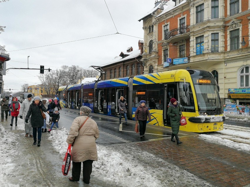 Toruńskie tramwaje na ogół najgłośniejsze (powyżej 65 dB)...