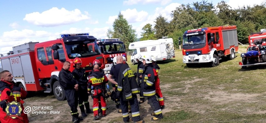 Wypadek paralotniarza w pobliżu Góry Chełm. Mężczyzna trafił do szpitala