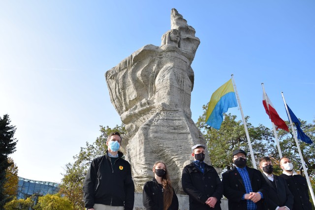 Uczestnicy konferencji: Szczepan Drozdowski, Karolina Kołacińska, Bartłomiej Czuchnowski, Daniel Szkarupski, Piotr Dworakowski i Adam Szczeliniak.