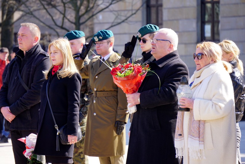 Piłsudczycy przemaszerowali przez Lublin. Po raz 23 odbyły się uroczystości związane z dniem imienin marszałka Józefa Piłsudskiego. Zdjęcia