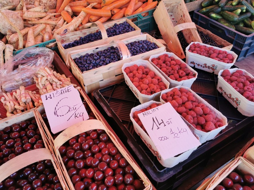Ceny warzyw i owoców na targowisku