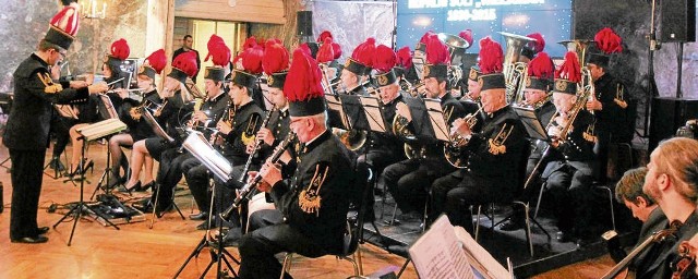 Na rozpoczęcie sezonu turystycznego zagrała kopalniana orkiestra, obchodząca jubileusz 185-lecia