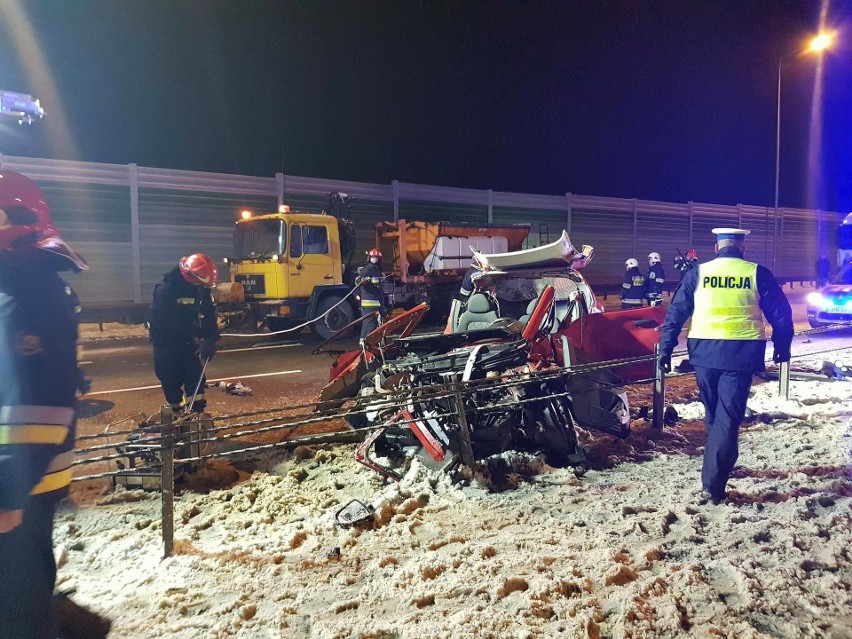 Do wypadku doszło w piątek o godzinie 18.15 na drodze...