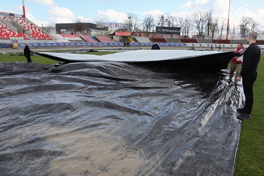 Folia na torze się sprawdziła. Polonia Bydgoszcz będzie z niej korzystać