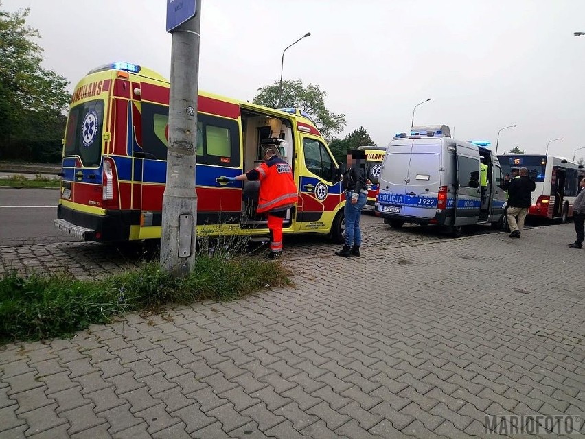 Zderzenie autobusu MZK z fiatem na Horoszkiewicza w Opolu