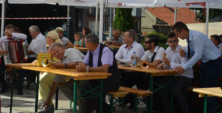 II Proszowickie Miodobranie. Można było spróbować miodu pod każdą postacią [ZDJĘCIA]