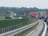 Droga S3. Ciężarówka zablokowała pas na drodze S3 w kierunku Sulechowa. Korek ma ponad 4 km. Sprawa została zgłoszona policji [ZDJĘCIA]