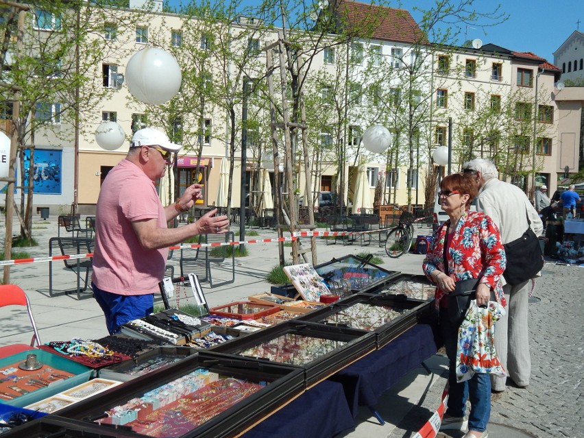 W sobotę i niedzielę trwa pchli targ przy Małym Rynku i...