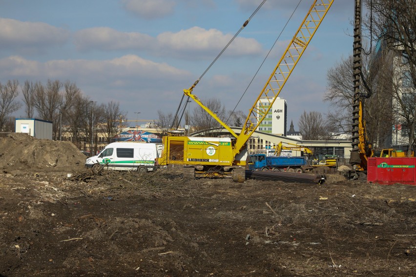 To był reprezentacyjny stadion Krakowa. Obiekt powstał przed wojną w sąsiedztwie Błoń. Teraz wybudują tam apartamenty [ZDJĘCIA]