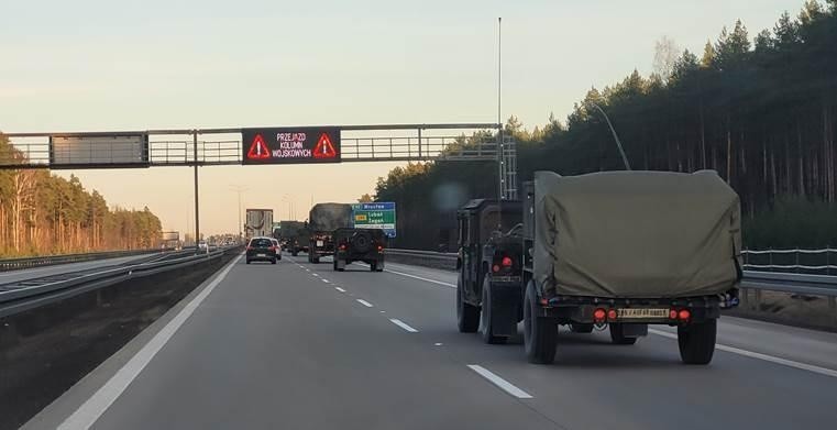 Dolny Śląsk: Wojskowe pojazdy na autostradzie A4. Co to za manewry? [ZDJĘCIA]
