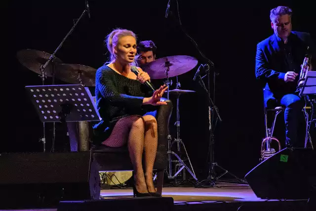 Muzyczny spektakl "10 sekretów Marylin Monroe" z Sonią Bohosiewicz otworzył Arlekinadę Tydzień Teatru w Inowrocławiu