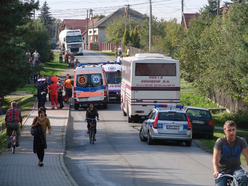 Wypadek w Osieku: 13-latek wpadł pod koła samochodu