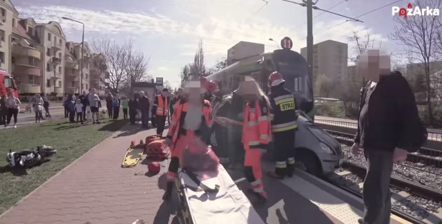 Pod koniec marca 2019 r. doszło do groźnego wypadku na ul. Winiarskiej w Poznaniu. Tramwaj zderzył się tam z samochodem osobowym.