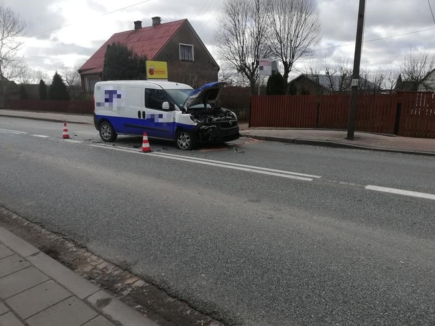 Suchowola. Wypadek przy wjeździe do Biedronki (zdjęcia)