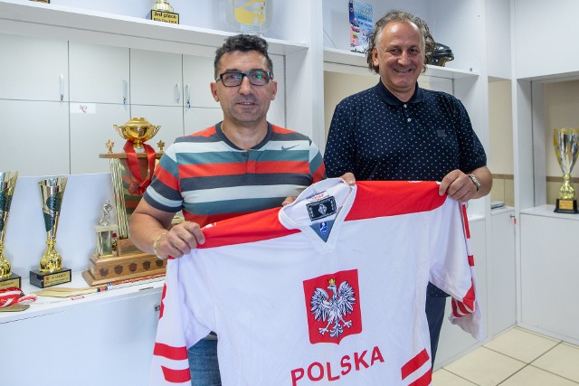 Robert Kalaber szybko porozumiał się z prezesem PZHL Mirosławem Minikiną w sprawie przedłużenia kontraktuZobacz kolejne zdjęcia. Przesuwaj zdjęcia w prawo - naciśnij strzałkę lub przycisk NASTĘPNE