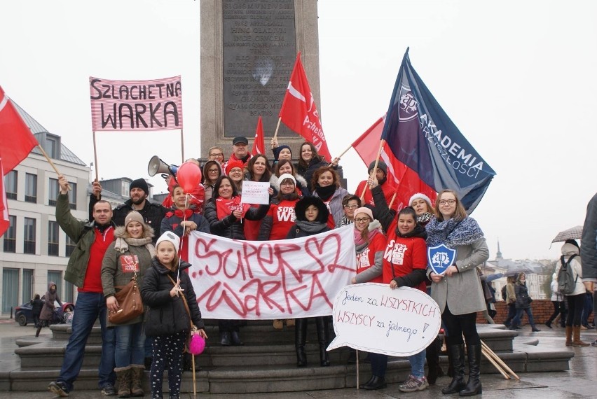 Szlachetna Paczka 2016. Wolontariusze z Radomia i regionu wzięli udział w marszu w Warszawie