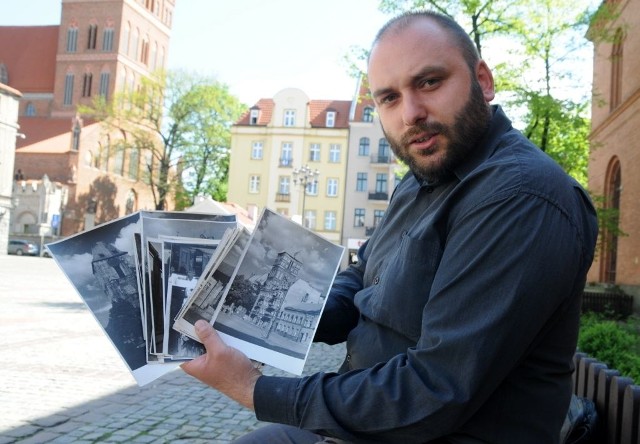 - Te zdjęcia toruńskiej Starówki znalazł mój teść - opowiada Krzysztof Czarnecki, mieszkaniec gminy Wielka Nieszawka.