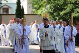 Wielu wiernych na uroczystej Sumie Odpustowej w Bazylice Katedralnej w Kielcach. Było też papieskie błogosławieństwo [ZDJĘCIA] 