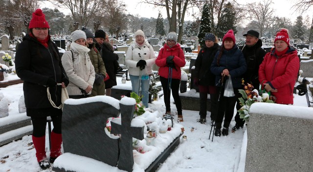 Spotkanie na cmentarzu w Grudziądzu, w ramach Marszu pamięci Piotra Mrozińskiego
